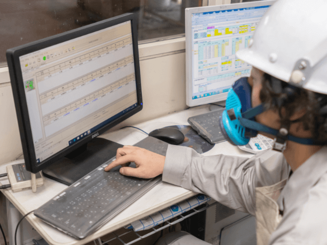 発光分光分析装置